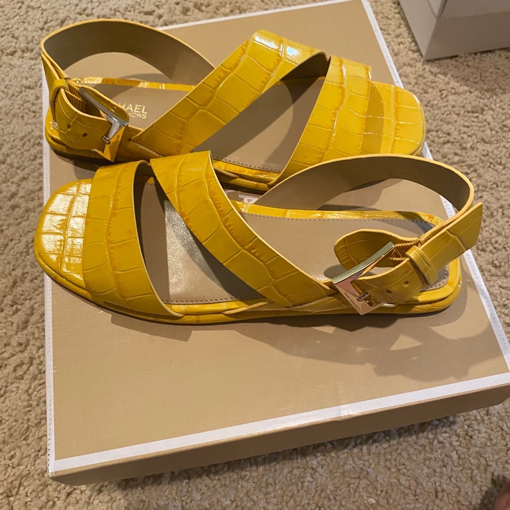 Shoes - Picture 2 of 3